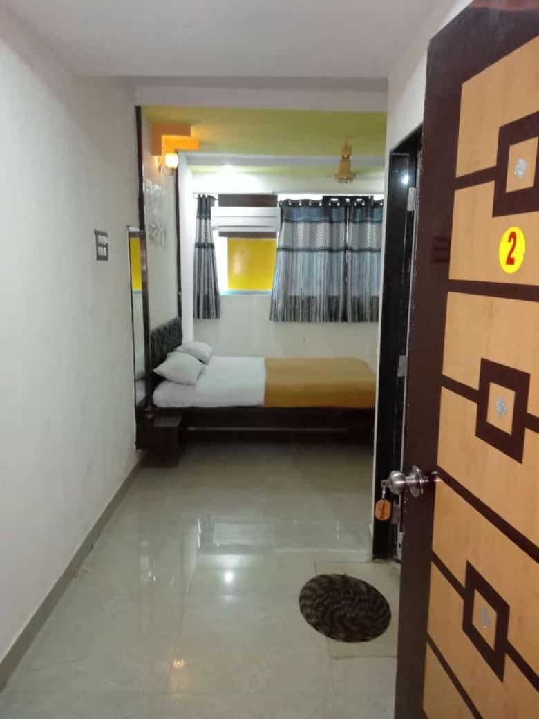 Sahil Lodge Akkalkot Akalkot المظهر الخارجي الصورة